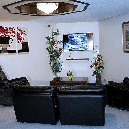 Manila Bay Serviced Apartments Екстер'єр фото