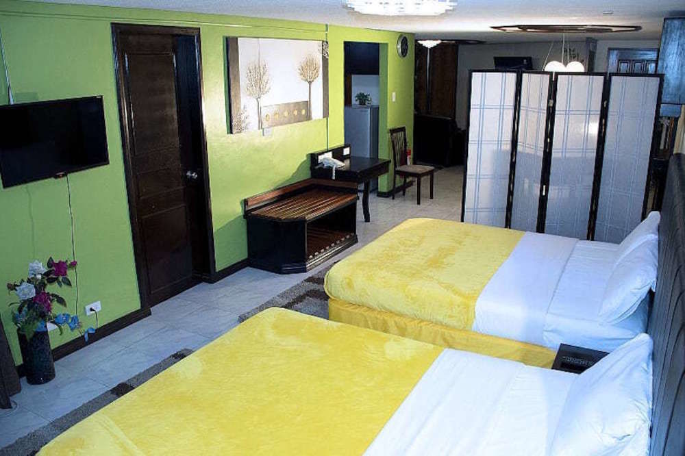 Manila Bay Serviced Apartments Екстер'єр фото