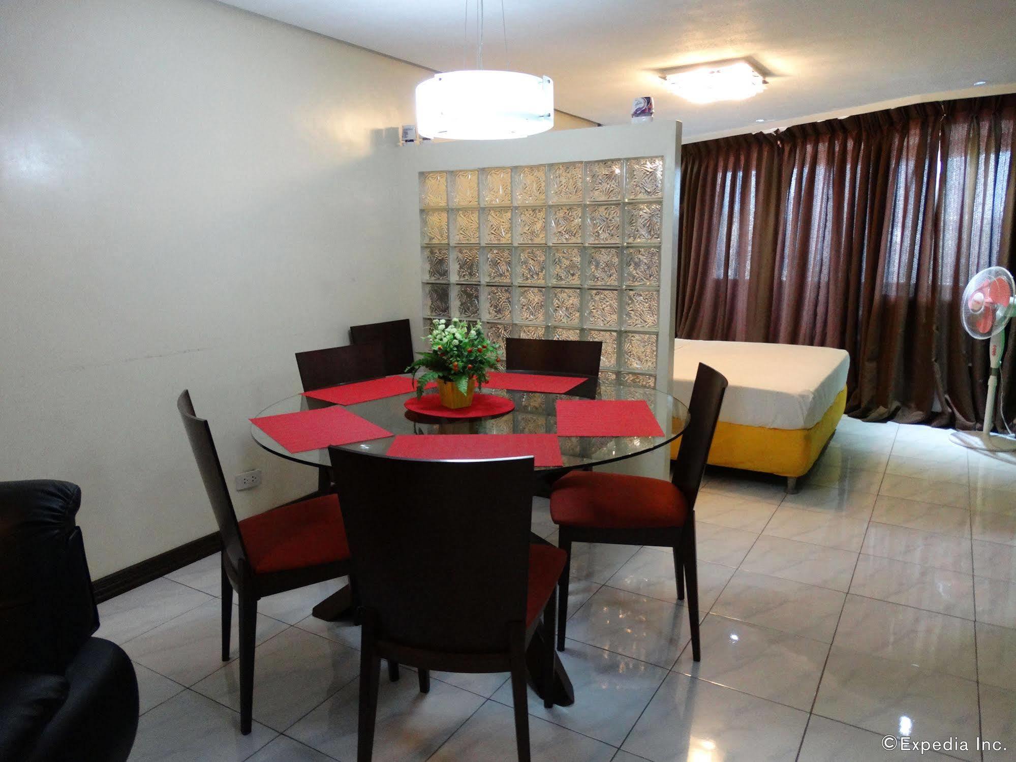Manila Bay Serviced Apartments Екстер'єр фото