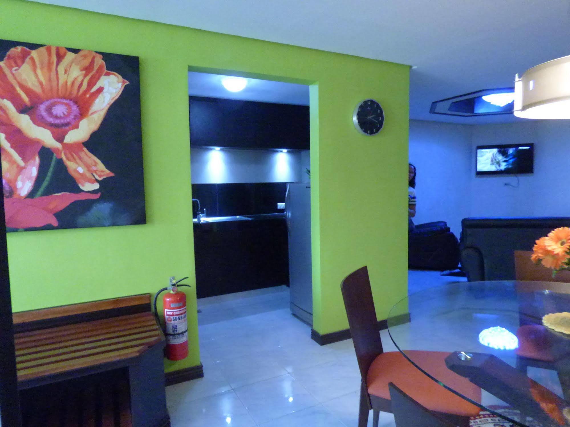 Manila Bay Serviced Apartments Екстер'єр фото