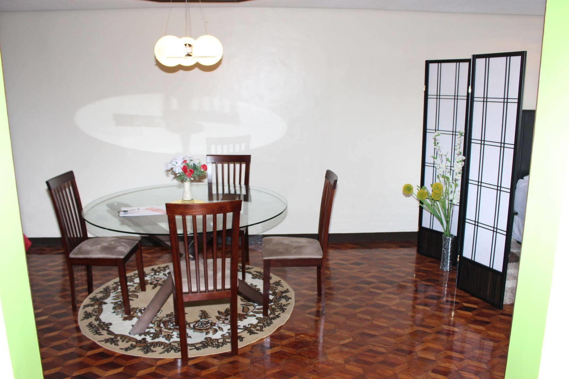 Manila Bay Serviced Apartments Екстер'єр фото