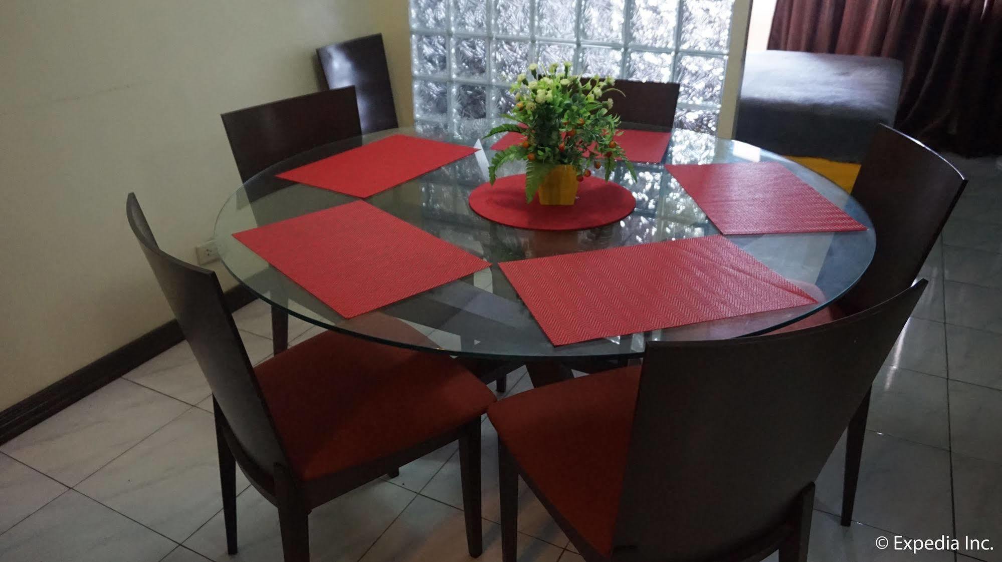 Manila Bay Serviced Apartments Екстер'єр фото